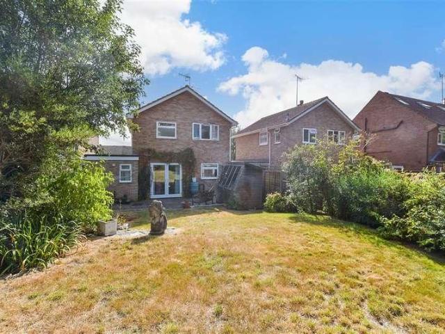 House for sale in Fole, Surrey