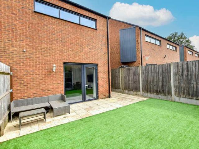 House for sale in Watford, Kingswood