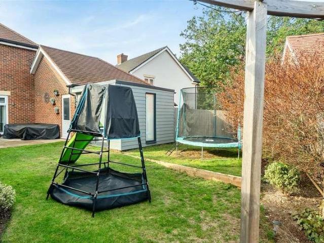 House for sale in Oakham Park