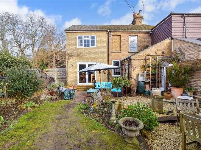 House for sale in Hunton, Midway