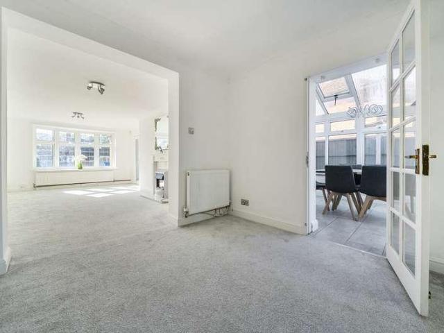 House for sale in Old Windsor, Windsor and Maidenhead