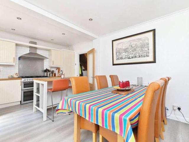 House for sale in Fole, Surrey