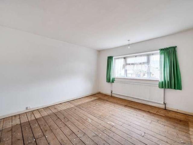 House for sale in London Borough of Croydon, Forestdale