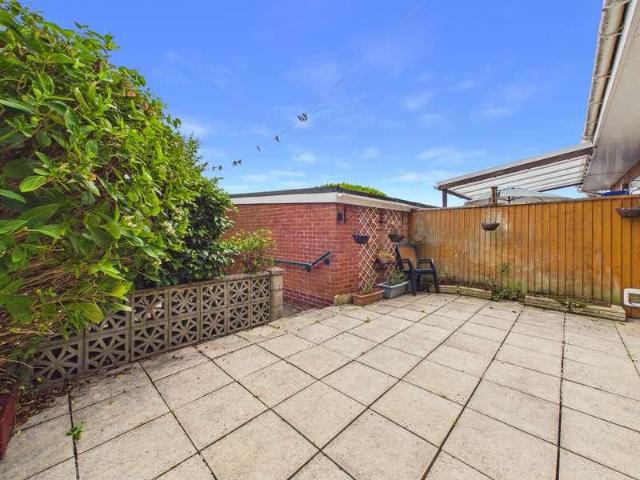 House for sale in Bryncyn, Falcon Lodge