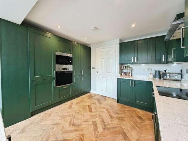 House for sale in Low Moor, West Yorkshire