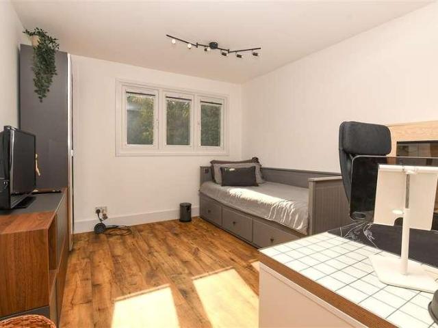 House for sale in Broadfield, Crawley