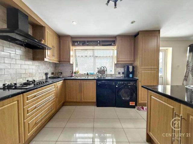 House for sale in London Borough of Hounslow, Heston