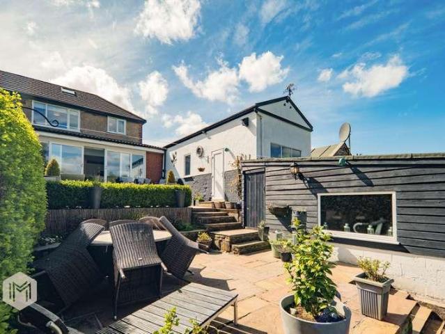 House for sale in Bradshaw, Lee Bank
