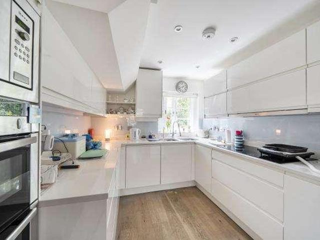 House for sale in Temple Fortune, Greater London