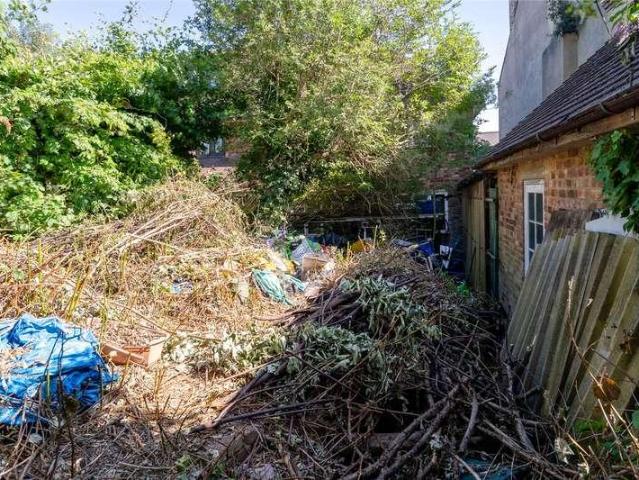 House for sale in Tulse Hill, Greater London
