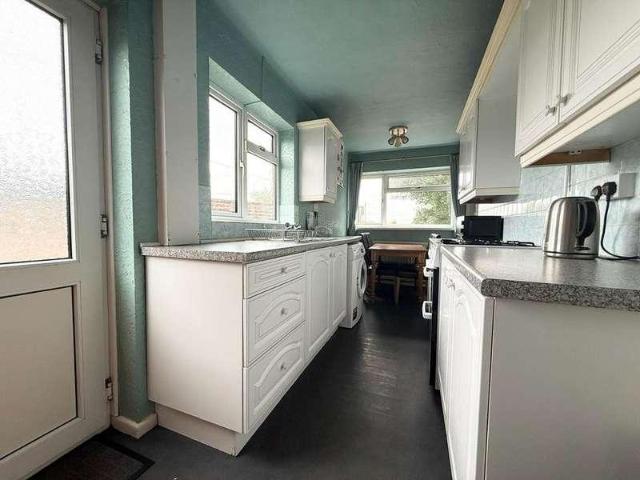House for sale in Black Lake, Hill Top