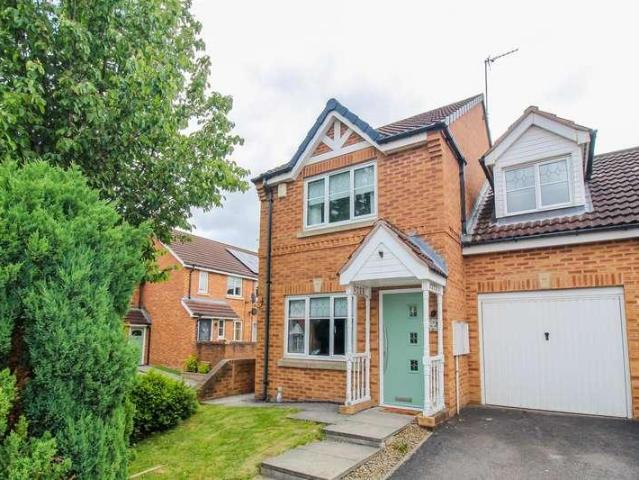 House for sale in Normanton, Snydale