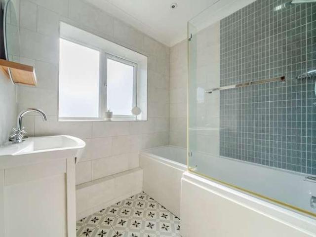 House for sale in Fole, Surrey