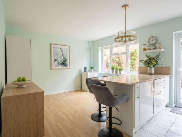 House for sale in Mill Hill, Greater London