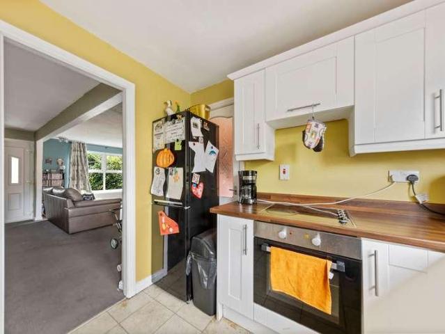 House for sale in Hood Manor