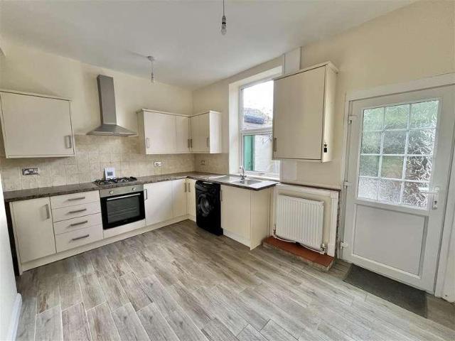 House for sale in Charlesworth, East Midlands