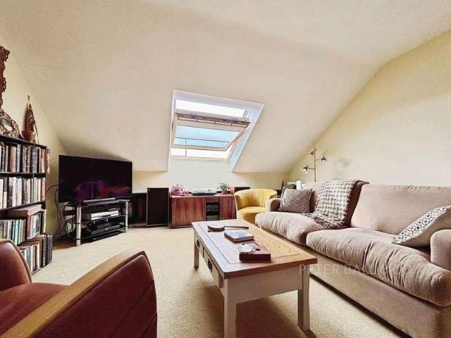 House for sale in Ewens Farm, Golden Valley