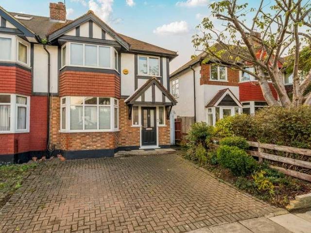 House for sale in London Borough of Richmond upon Thames, Greater London