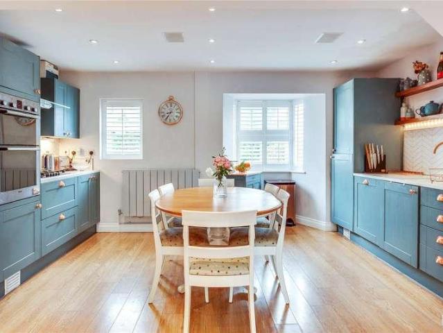 House for sale in Henley-on-Thames, Berrick Salome