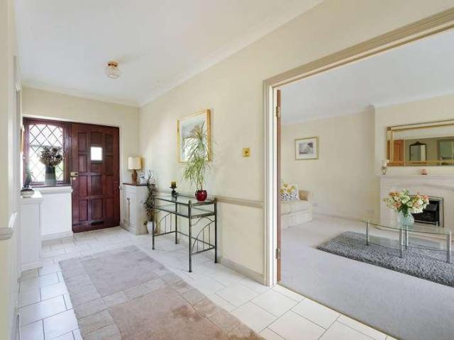 House for sale in Hillview, Surrey