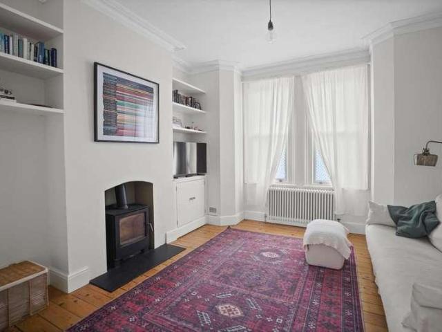 House for sale in Nunhead, Greater London