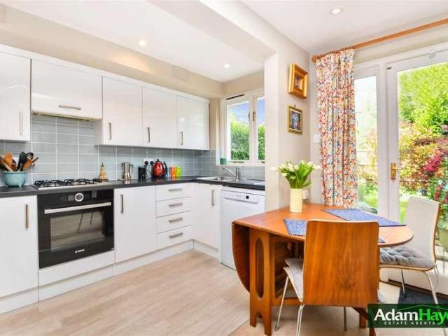 House for sale in Finchley, Greater London