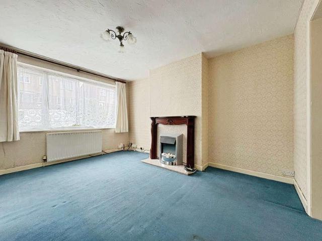 House for sale in Kingswood