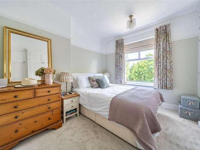 House for sale in London Borough of Ealing, Perivale
