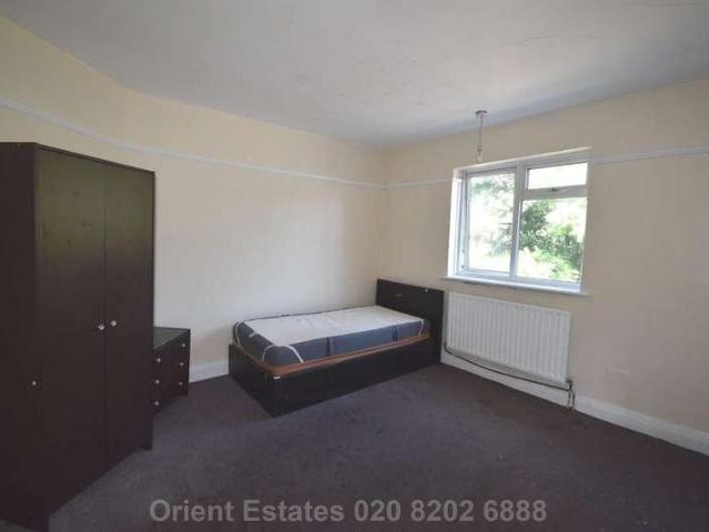 House for sale in Colindale, Greater London