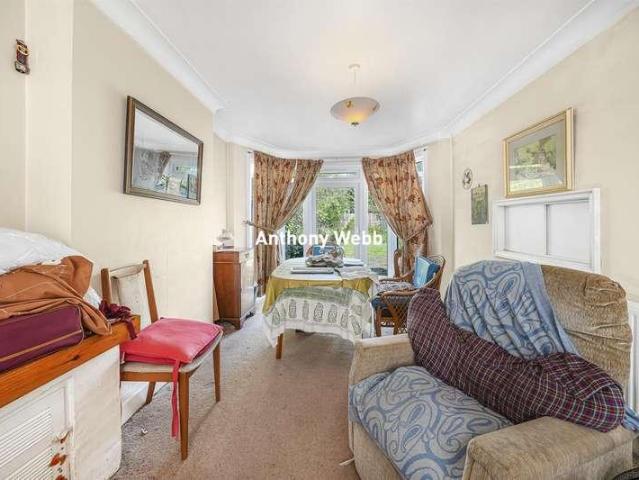 House for sale in Oakwood, Greater London