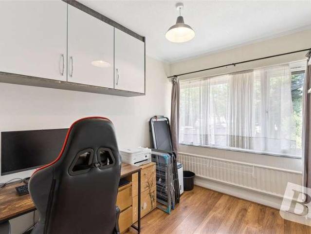 House for sale in Lee Chapel, Essex