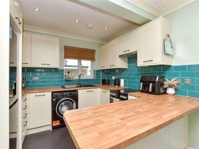House for sale in Isle of Grain, Grain