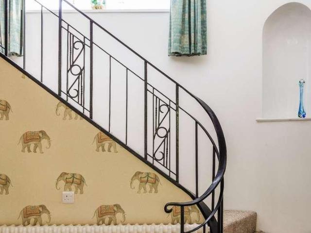 House for sale in Hillview, Surrey
