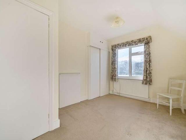 House for sale in Fole, Surrey