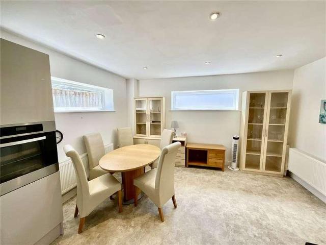 House for sale in Highcliffe