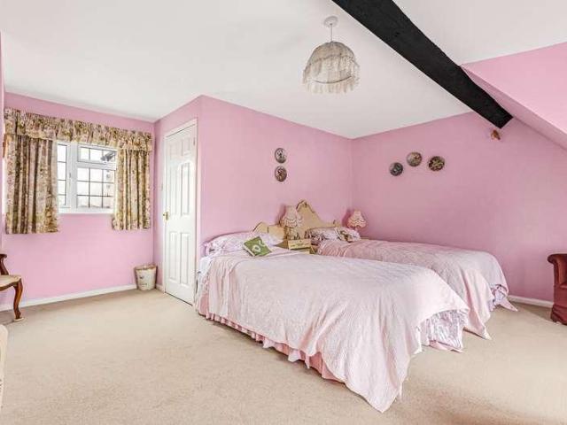 House for sale in Ampney Crucis, Cotswold