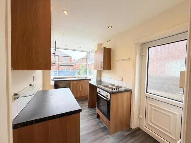 House for sale in Guide Bridge, Greenheys