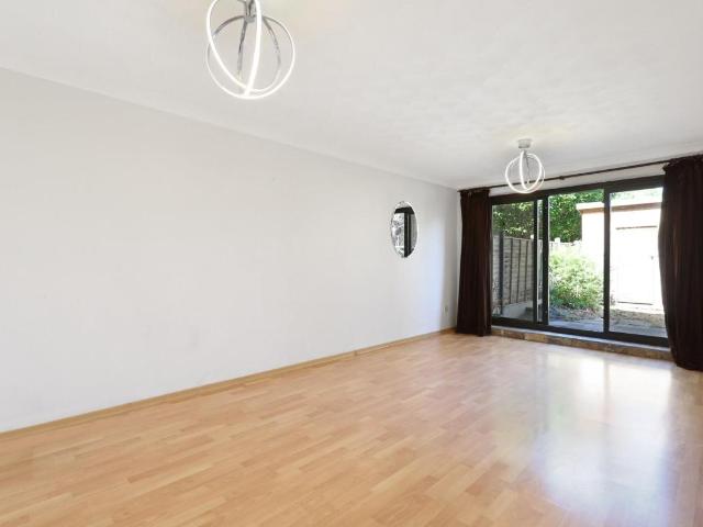 House for sale in London Borough of Lewisham, Bell Green