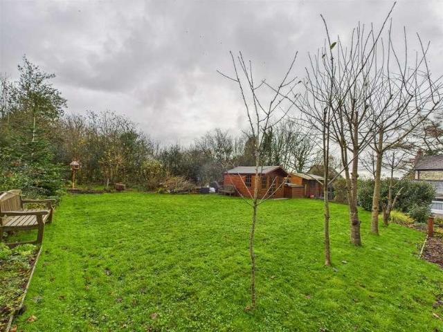House for sale in Cwmgwili, Wales