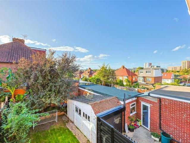 House for sale in Colindale, Greater London