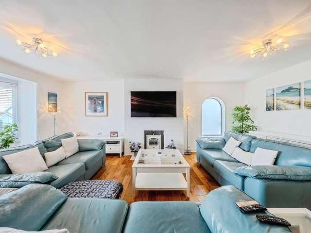 House for sale in Porthcawl, Newton