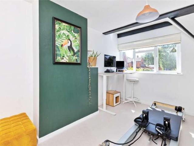House for sale in Fole, Surrey