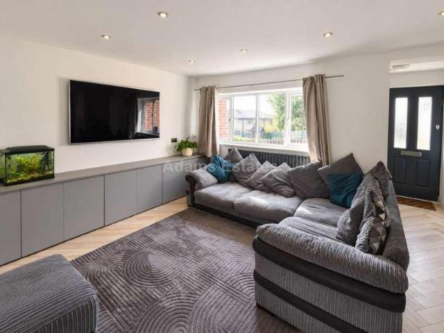 House for sale in Emmer Green, Reading