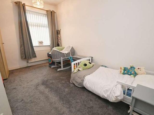 House for sale in Mapplewell, South Yorkshire