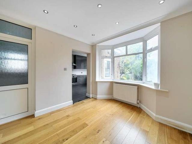 House for sale in Hatch End, Greater London