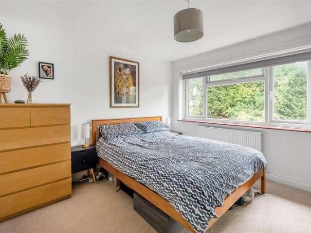 House for sale in Oxted, Hillview