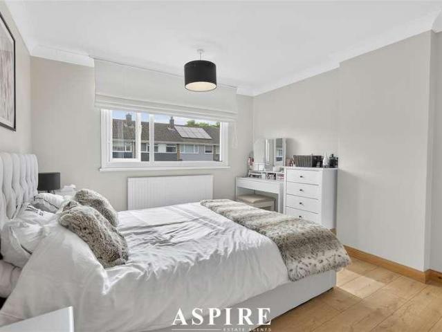 House for sale in Thundersley, Essex