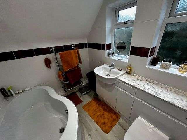House for sale in Harbourland, Midway