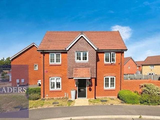 House for sale in Chipping Hill, Essex