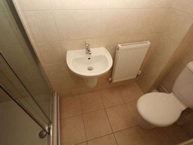 House for sale in Firgrove, Burnedge